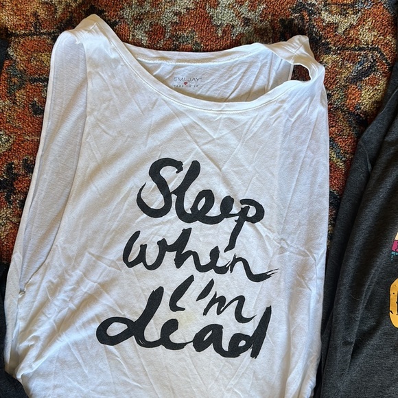 Lot of size medium graphic tanks - Picture 4 of 6